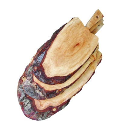 Tagliere in legno ontano con corteccia e manico 48x15 cm